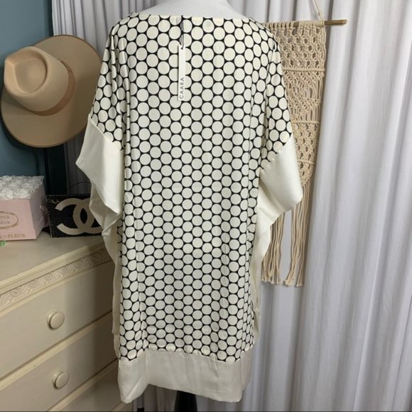 NWT CAARA Nordstrom Poncho Kaftan White Black Dots - Picture 3 of 8